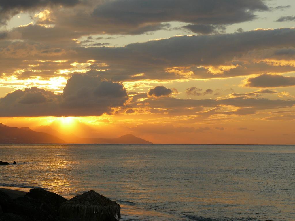 Ierapetra La Luna Blu Ferma Exterior photo